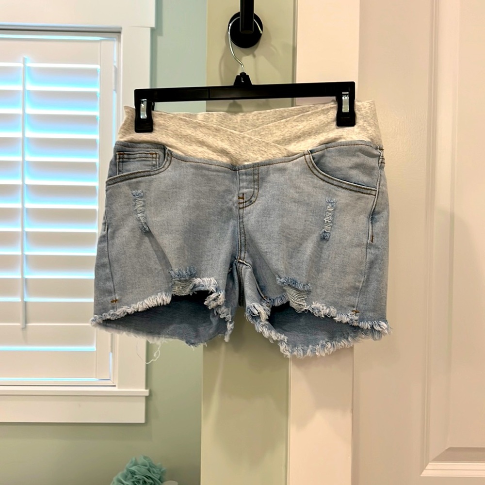 Maternity shorts